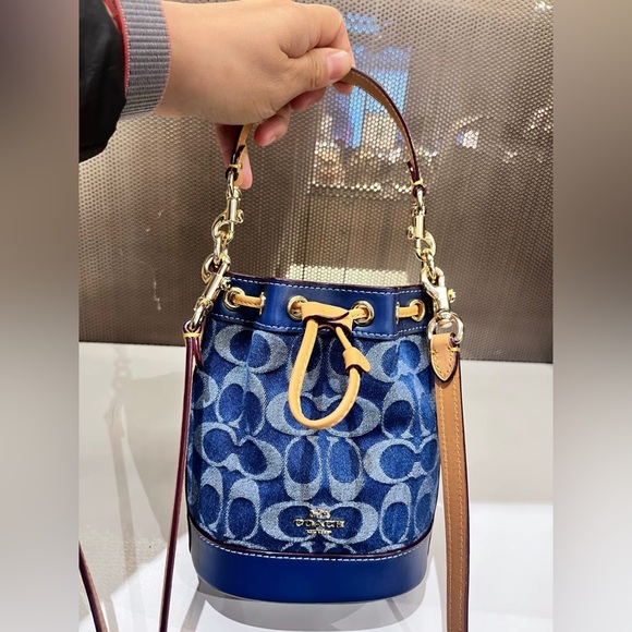 NWT！COACH MINI BUCKET BAG IN SIGNATURE DENIM（COACH CY740）